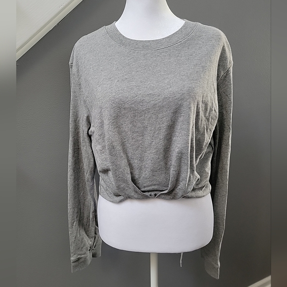 RtA REVOLVE Cropped Sweater Sz M Gray Long Sleeve Twist Front Top 100 % Cotton - Picture 1 of 5